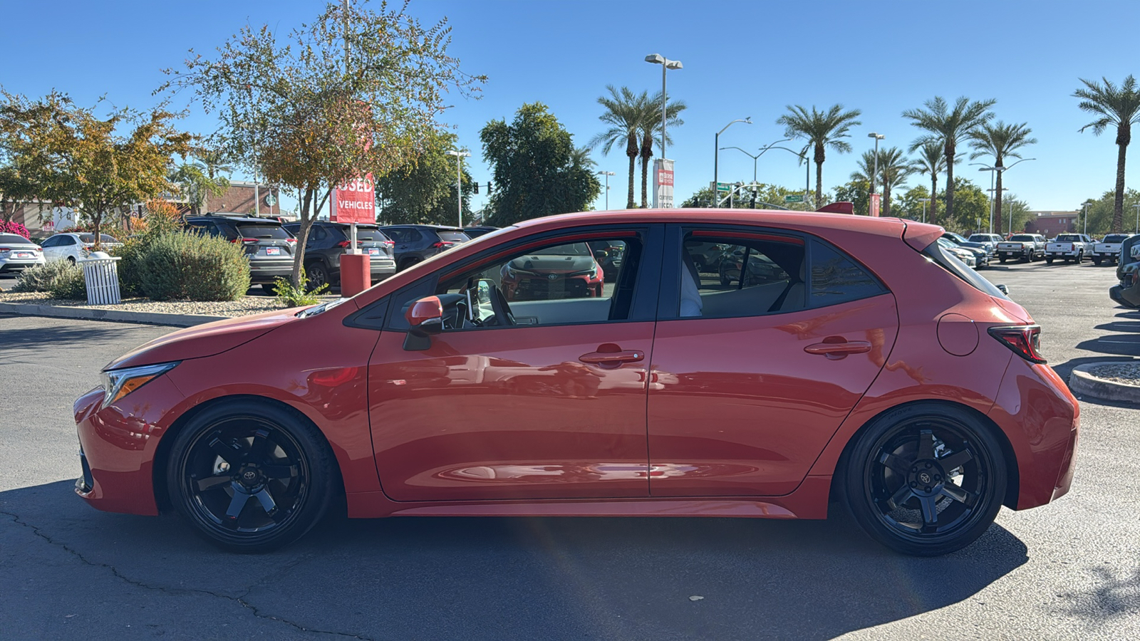 2025 Toyota Corolla Hatchback SE 3