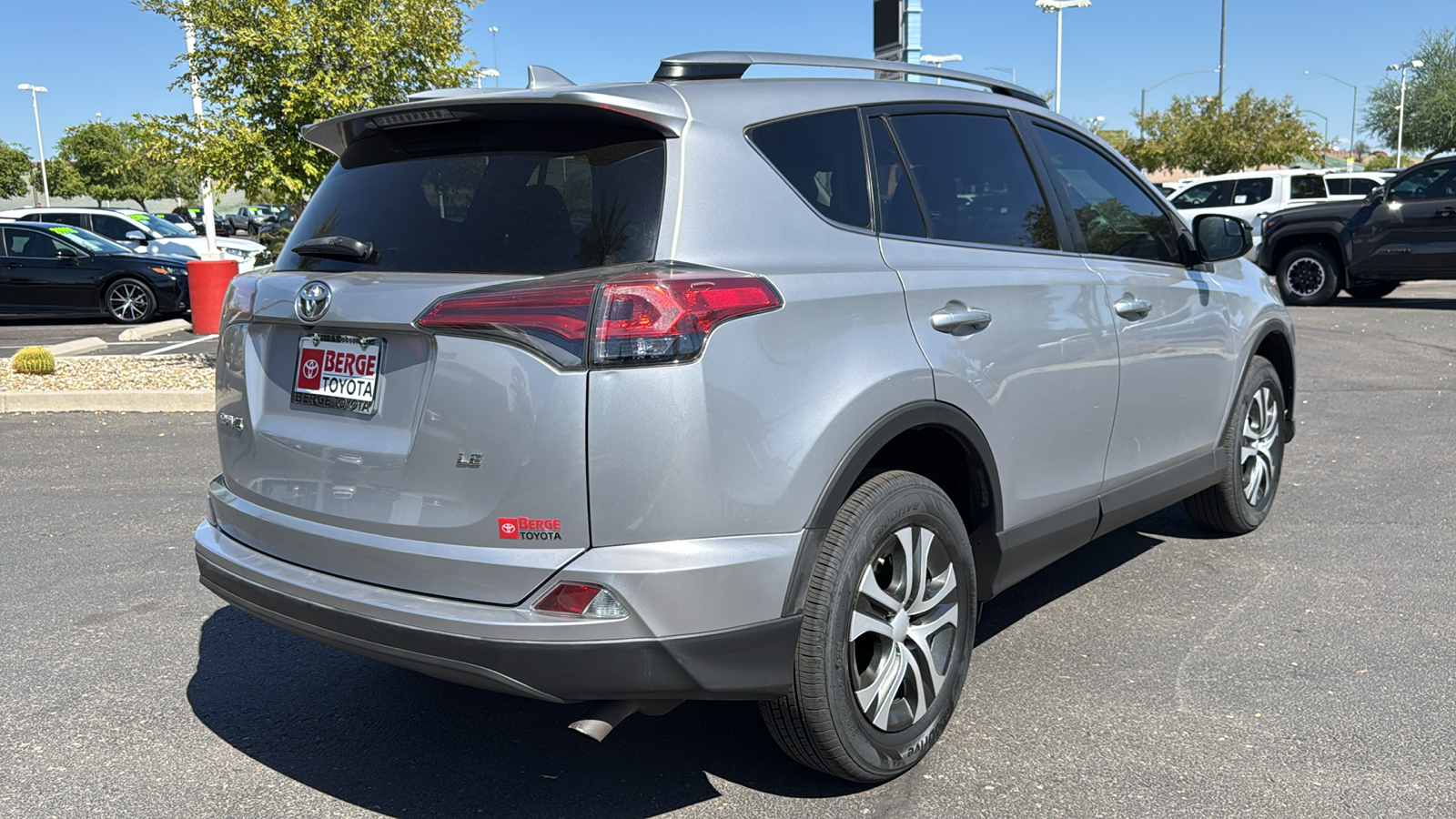 2018 Toyota RAV4 LE 24