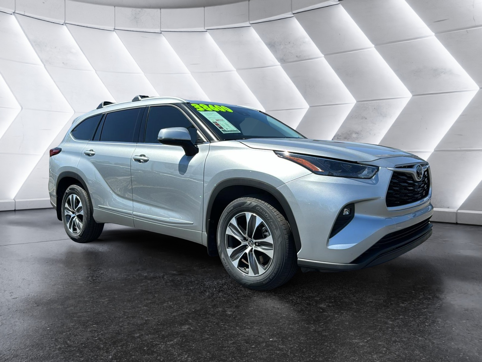 2022 Toyota Highlander XLE 1