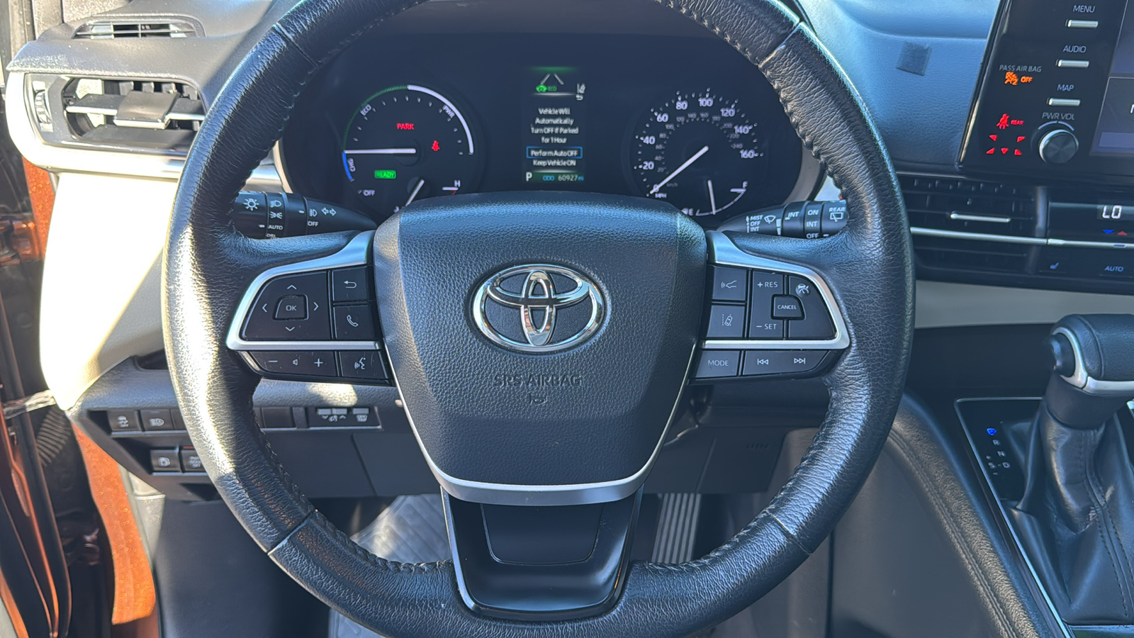 2022 Toyota Sienna XLE 8