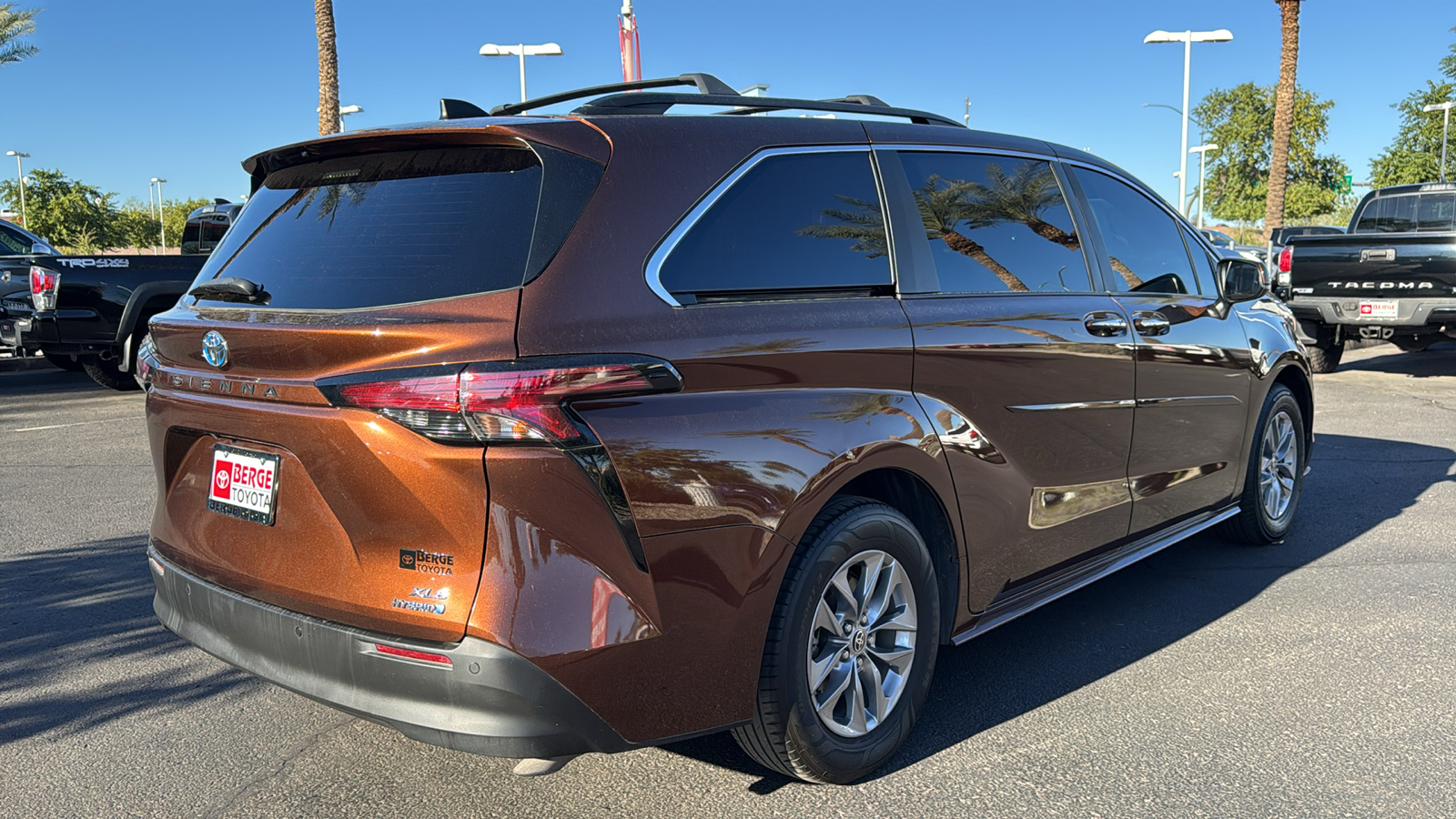 2022 Toyota Sienna XLE 26