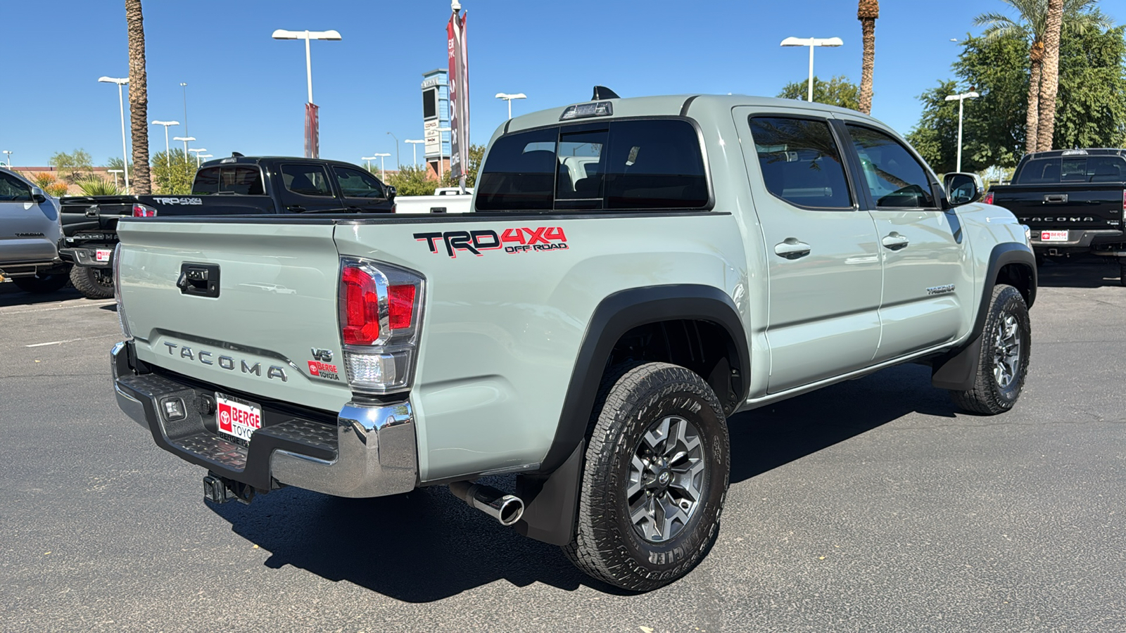 2023 Toyota Tacoma 4WD TRD Off Road 23