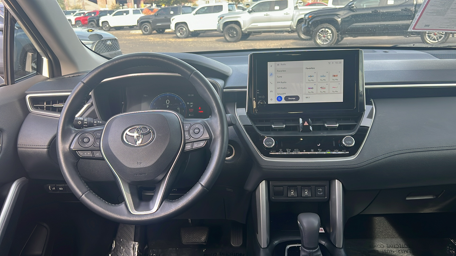 2023 Toyota Corolla Cross XLE 4