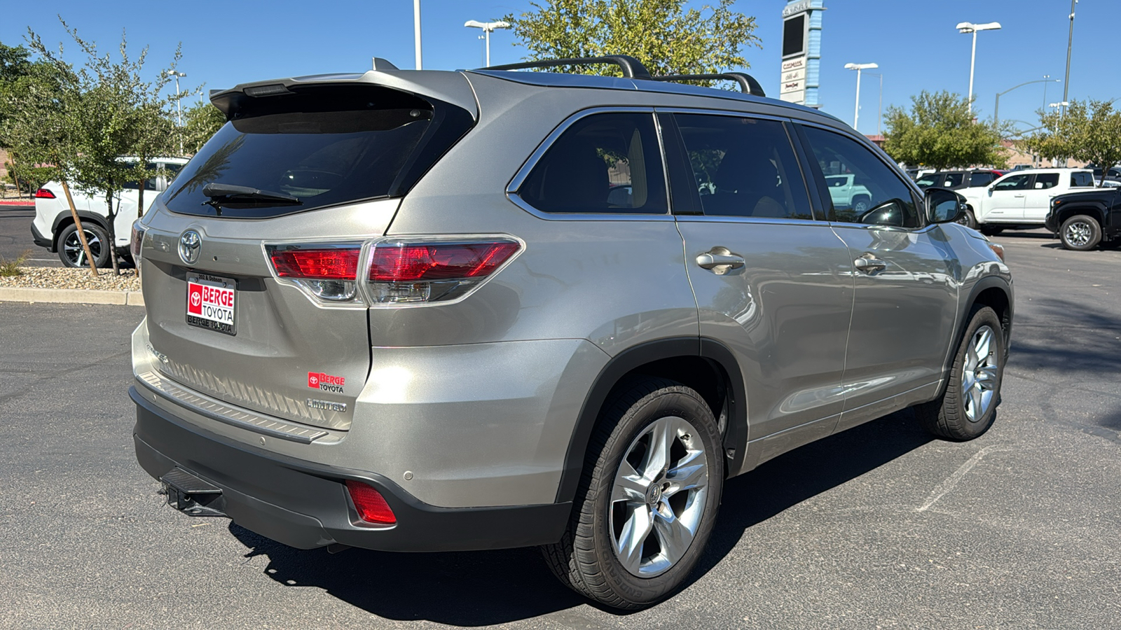 2015 Toyota Highlander Limited 26