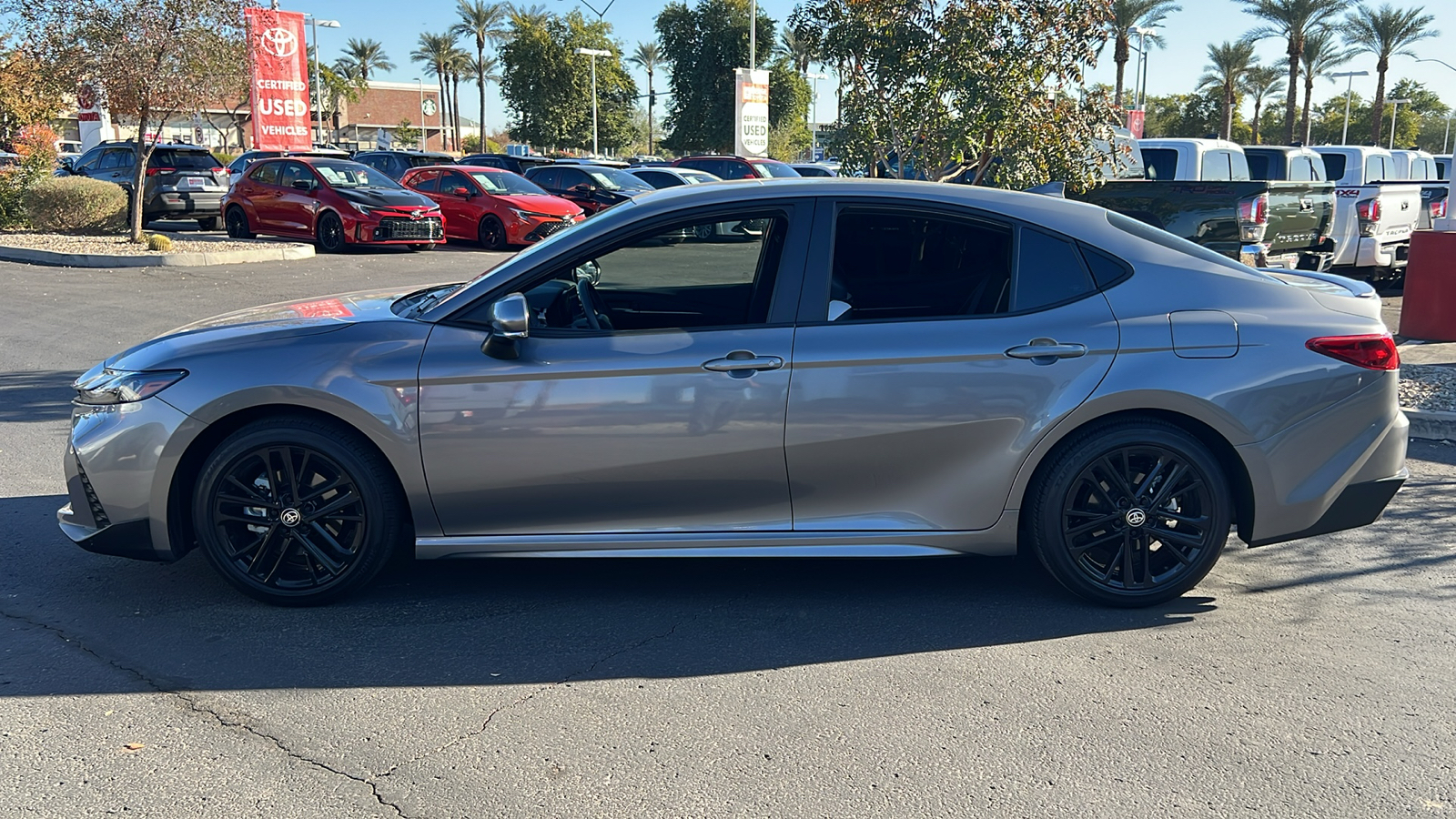 2025 Toyota Camry SE 3