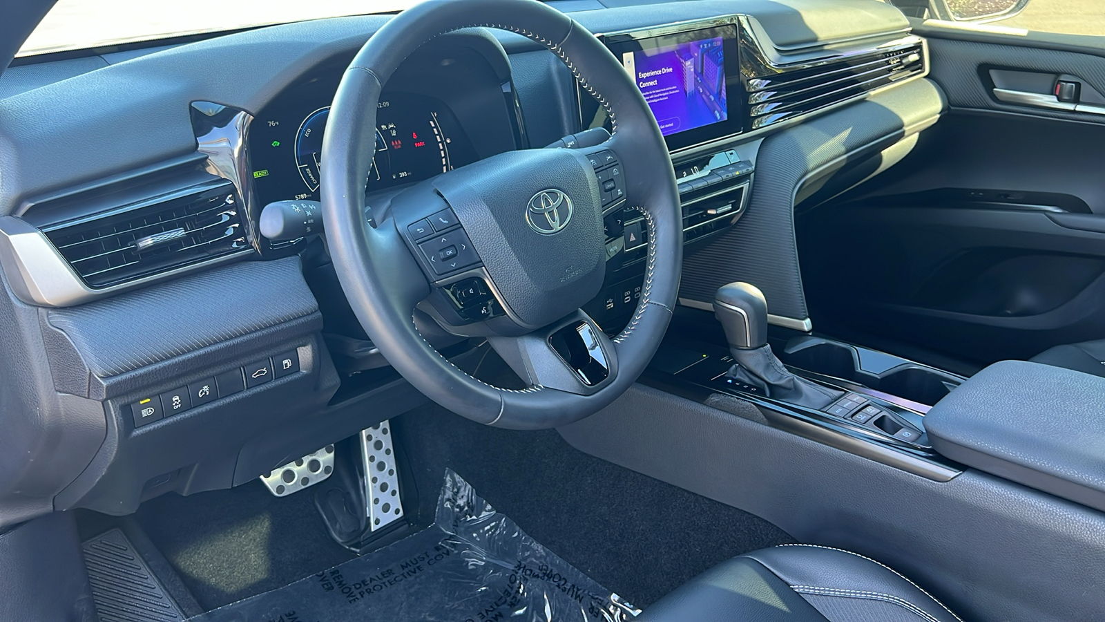 2025 Toyota Camry SE 15