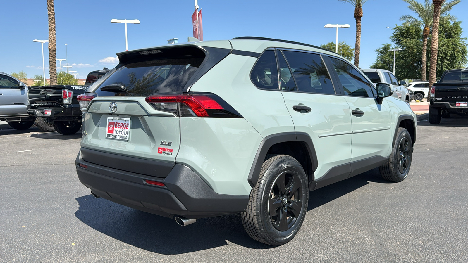 2019 Toyota RAV4 XLE 26