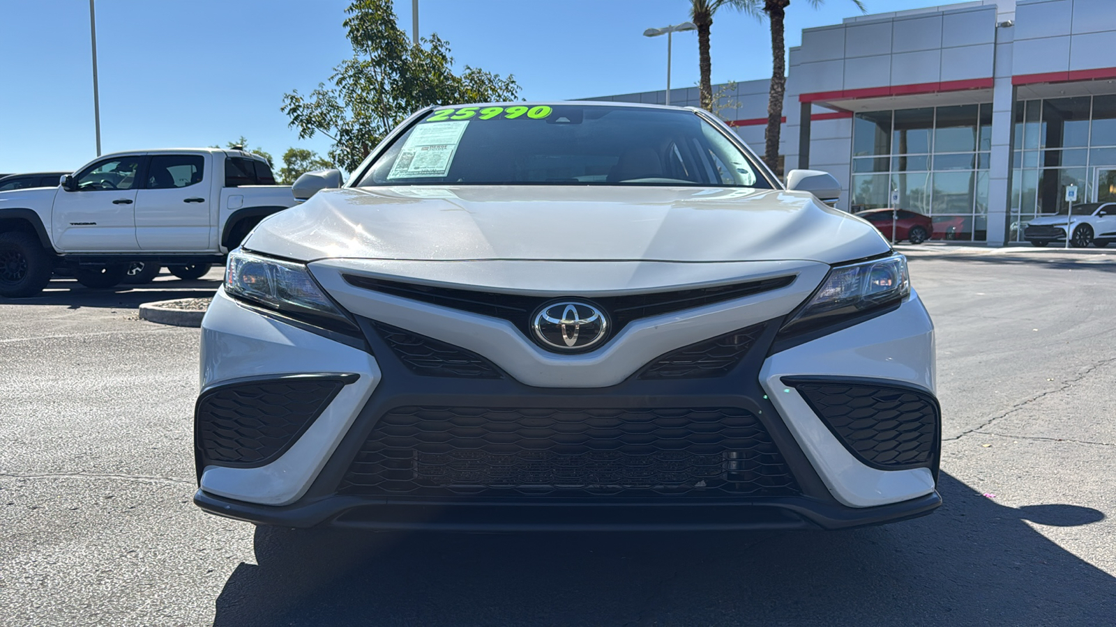 2022 Toyota Camry SE 2