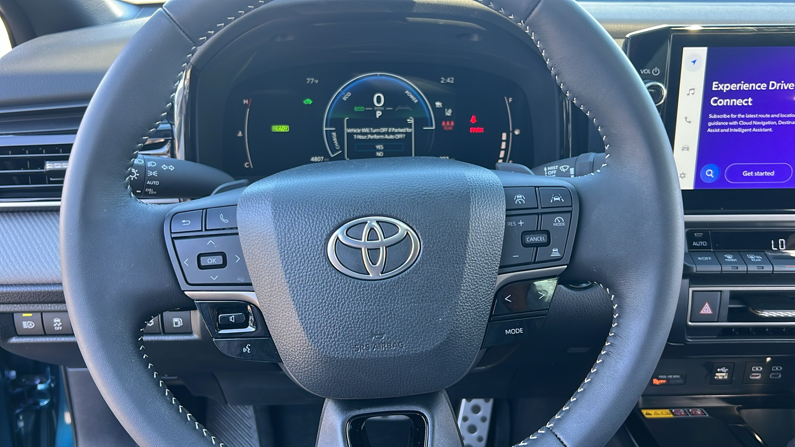 2025 Toyota Camry SE 8