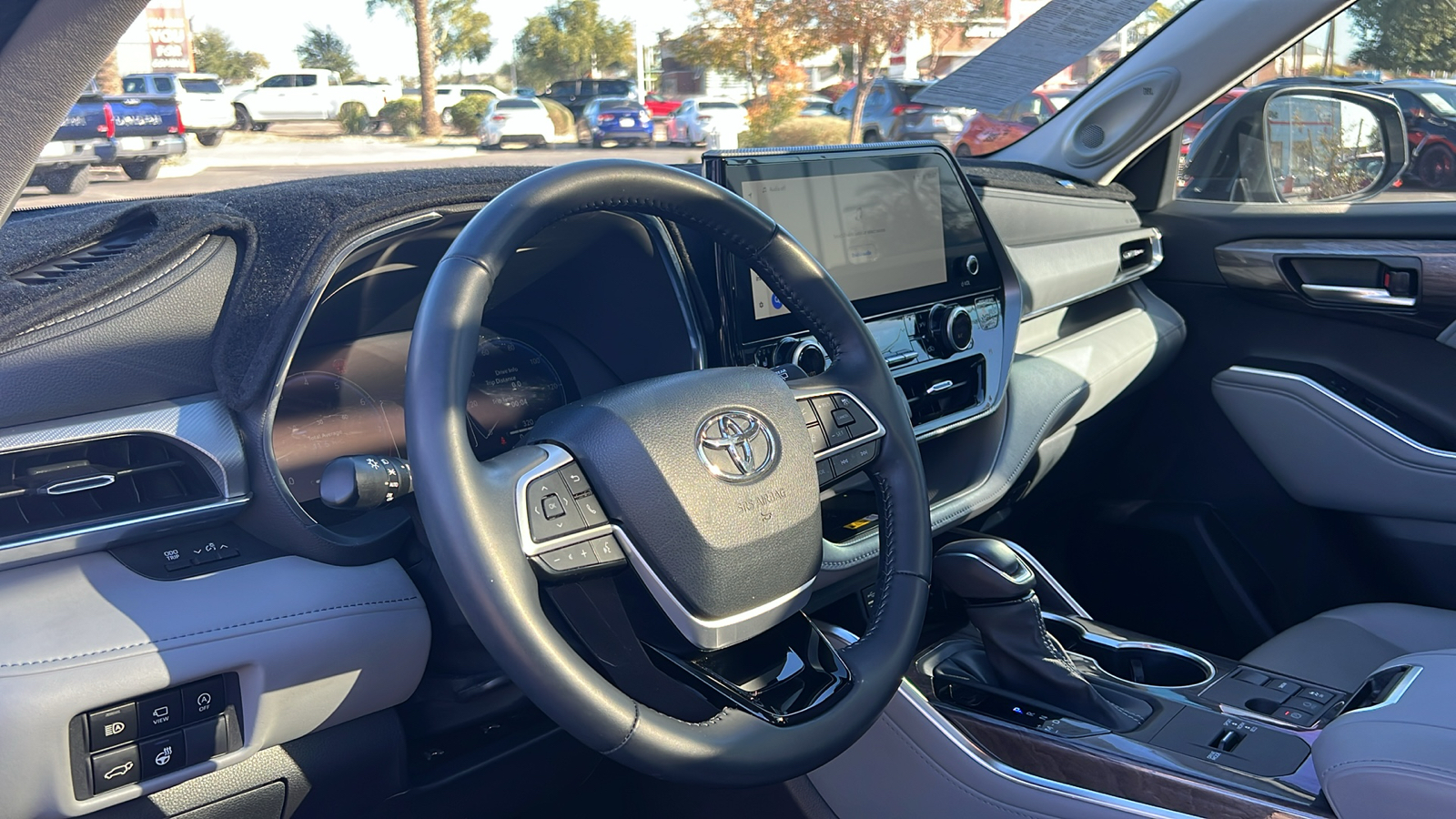 2023 Toyota Highlander Platinum 16