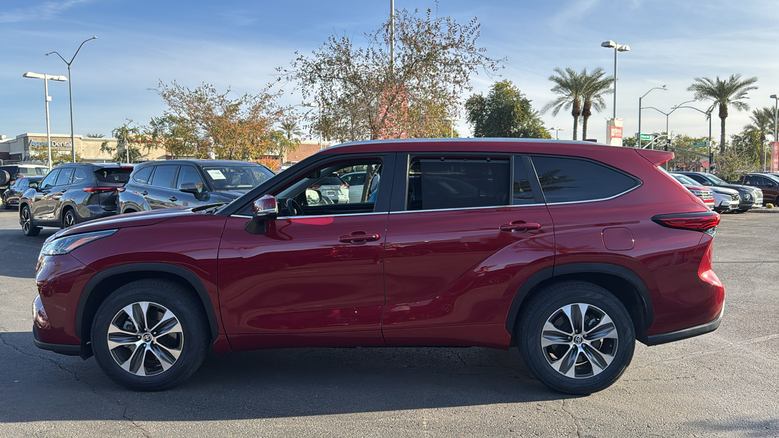 2023 Toyota Highlander XLE 3