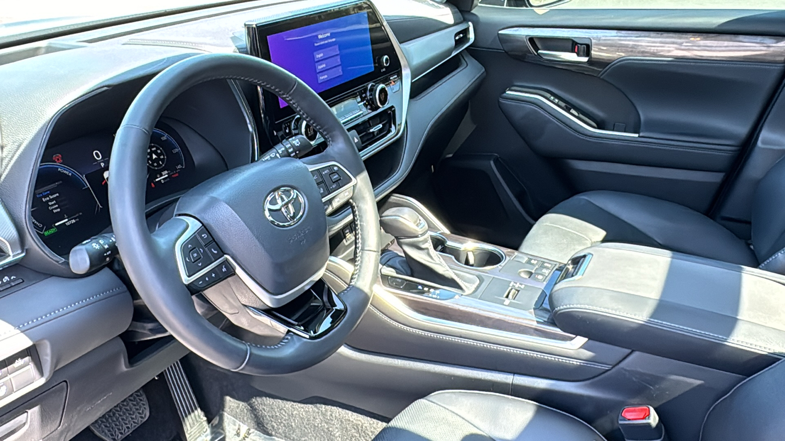 2023 Toyota Highlander Hybrid Platinum 15