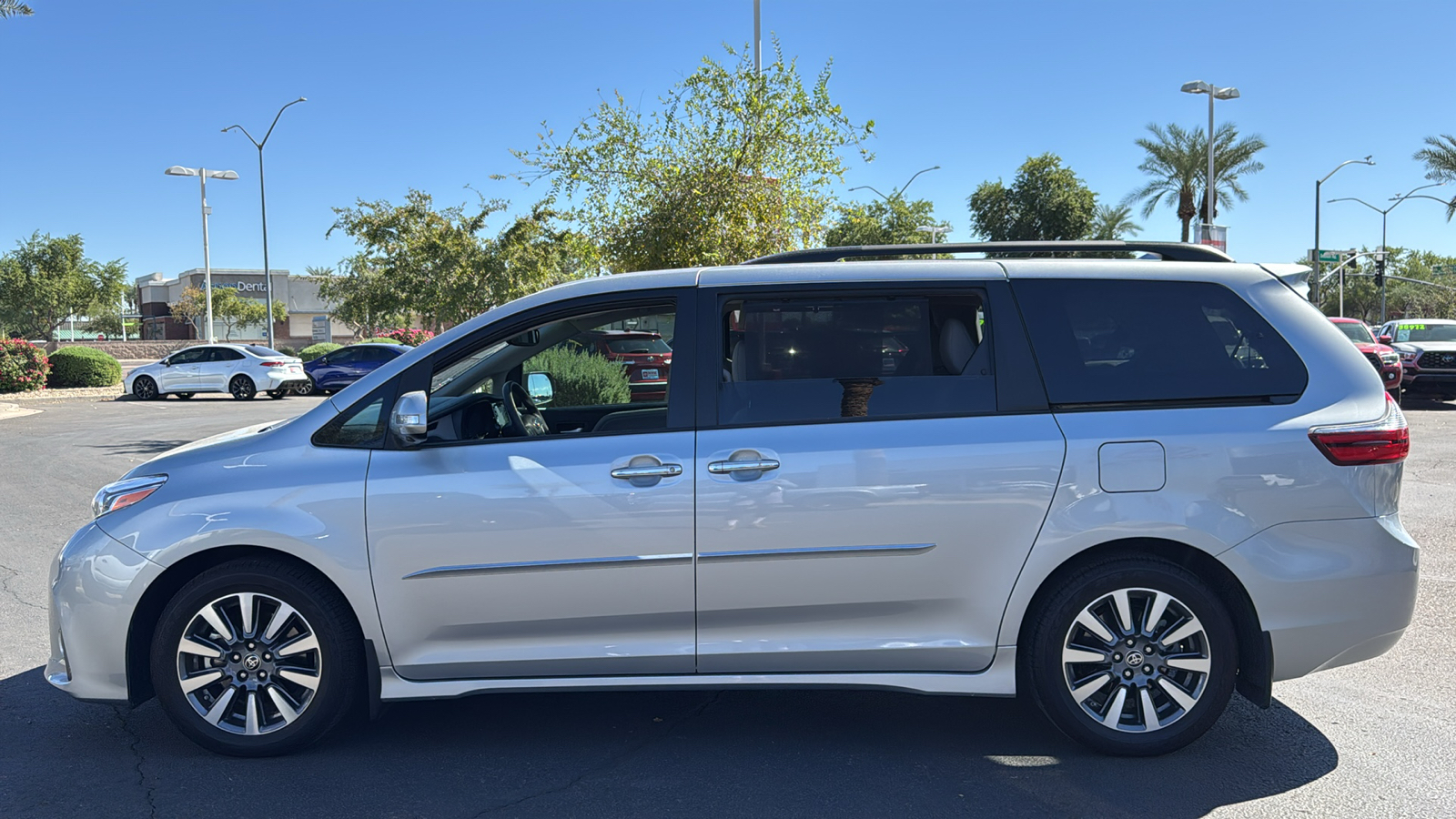 2020 Toyota Sienna Limited Premium 3