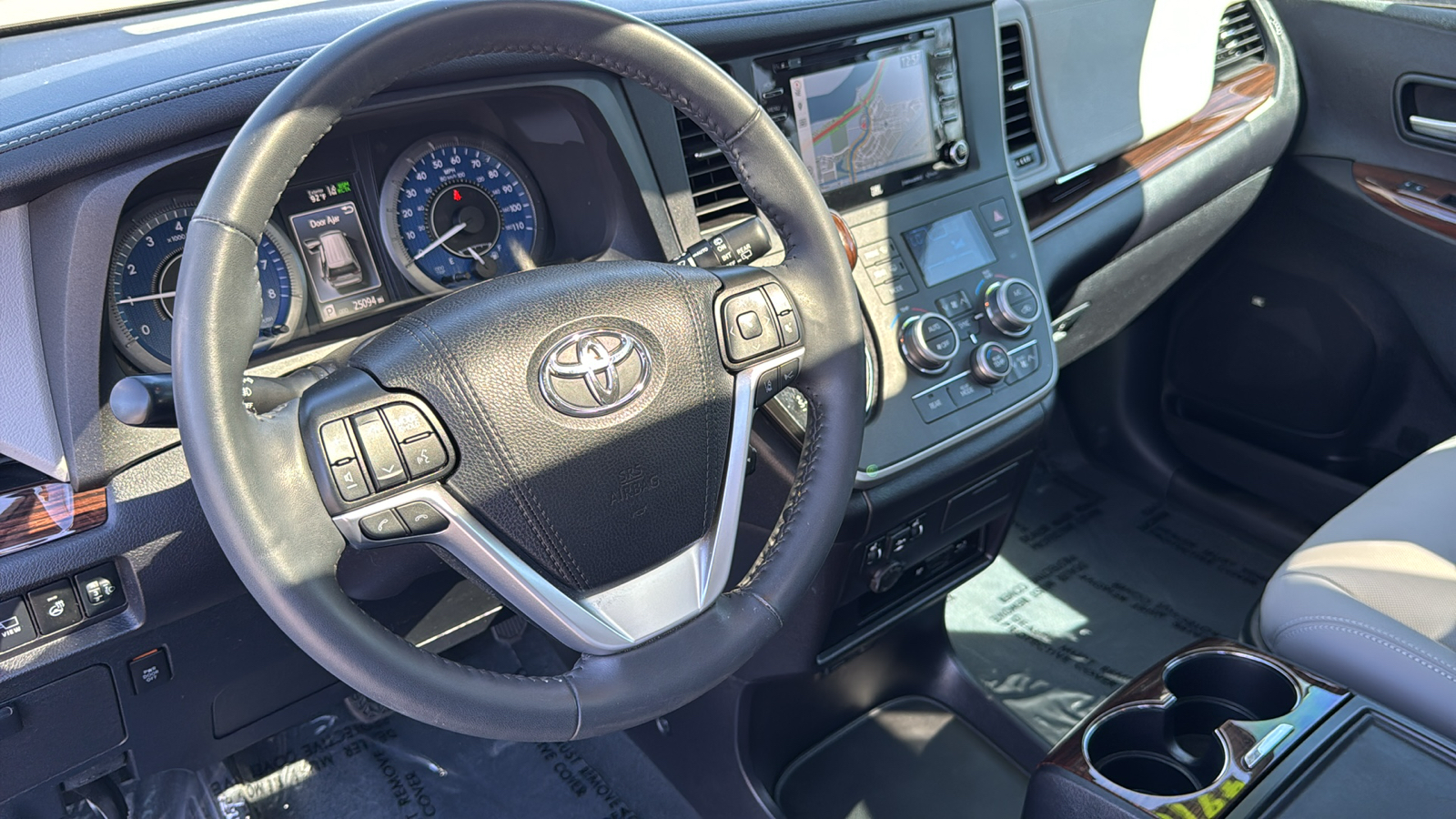 2020 Toyota Sienna Limited Premium 15