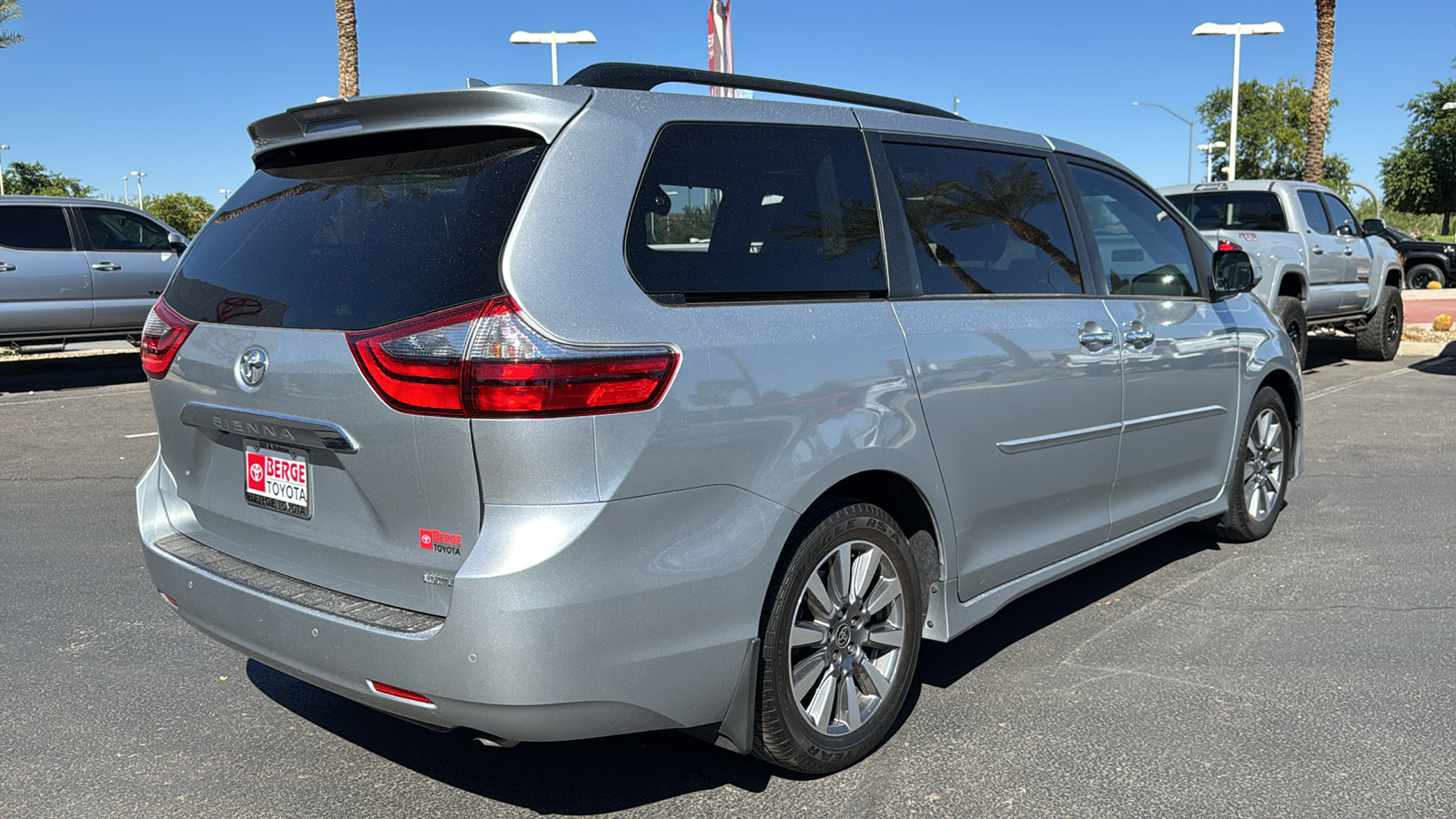 2020 Toyota Sienna Limited Premium 26