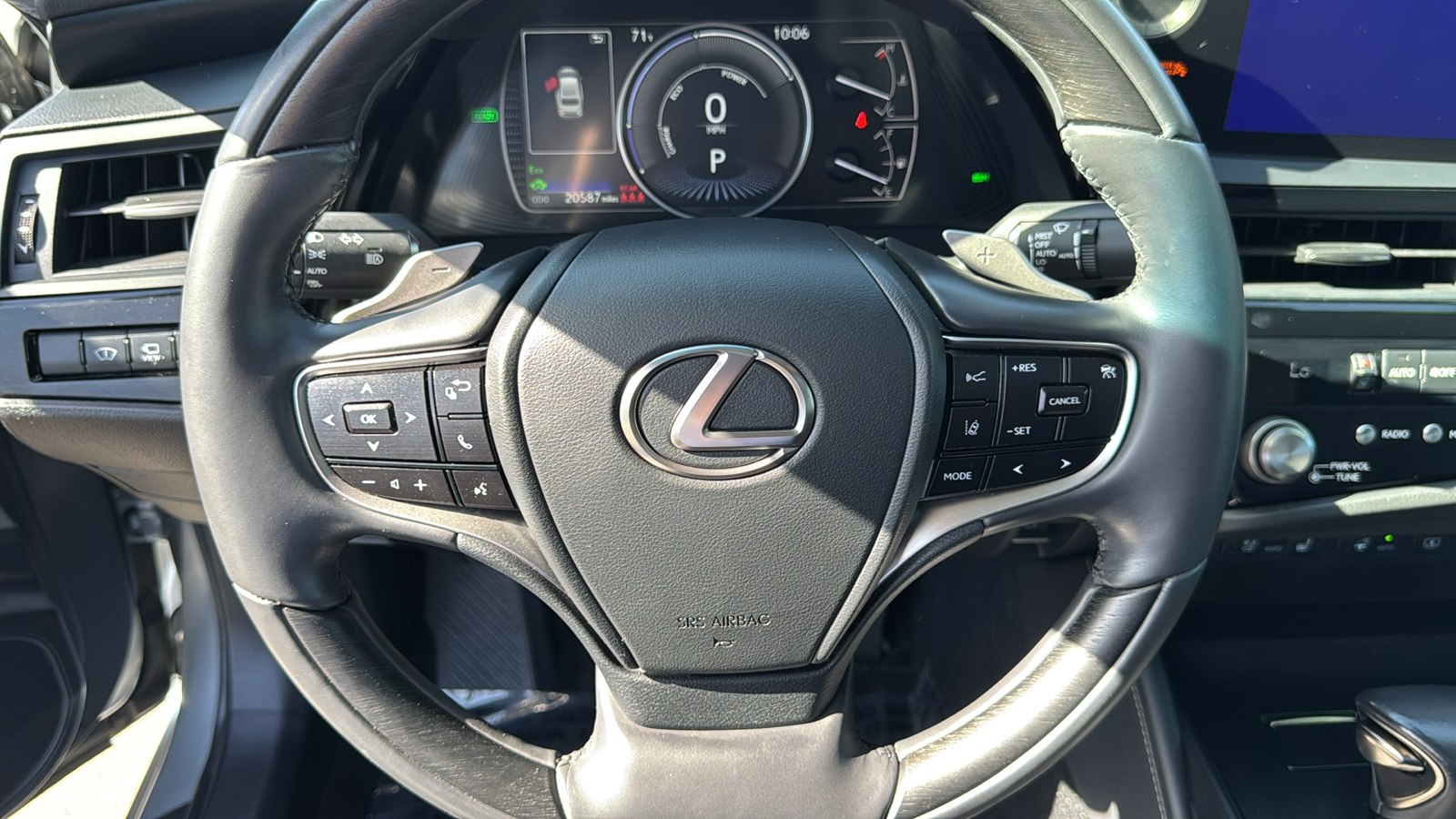 2023 Lexus ES ES 300h Luxury 8