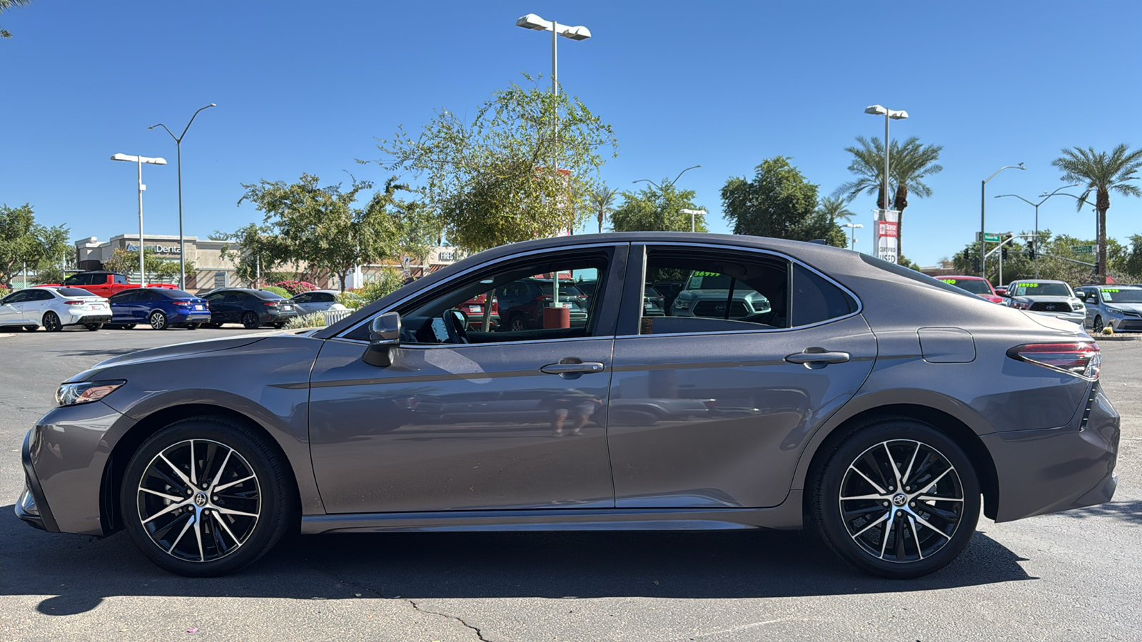 2024 Toyota Camry SE 3