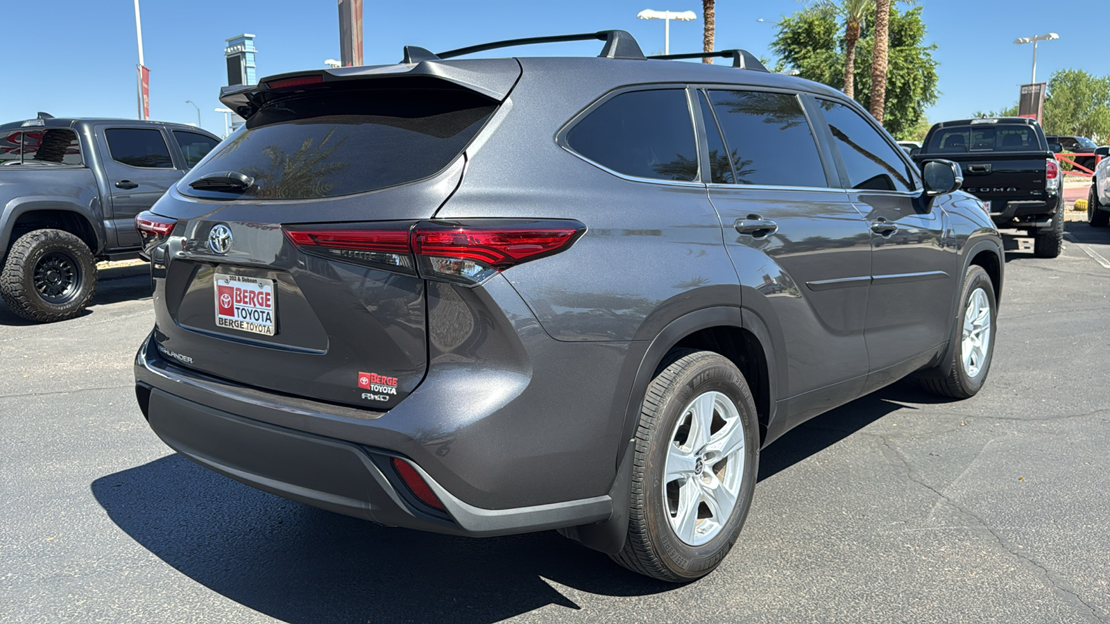 2023 Toyota Highlander L 25