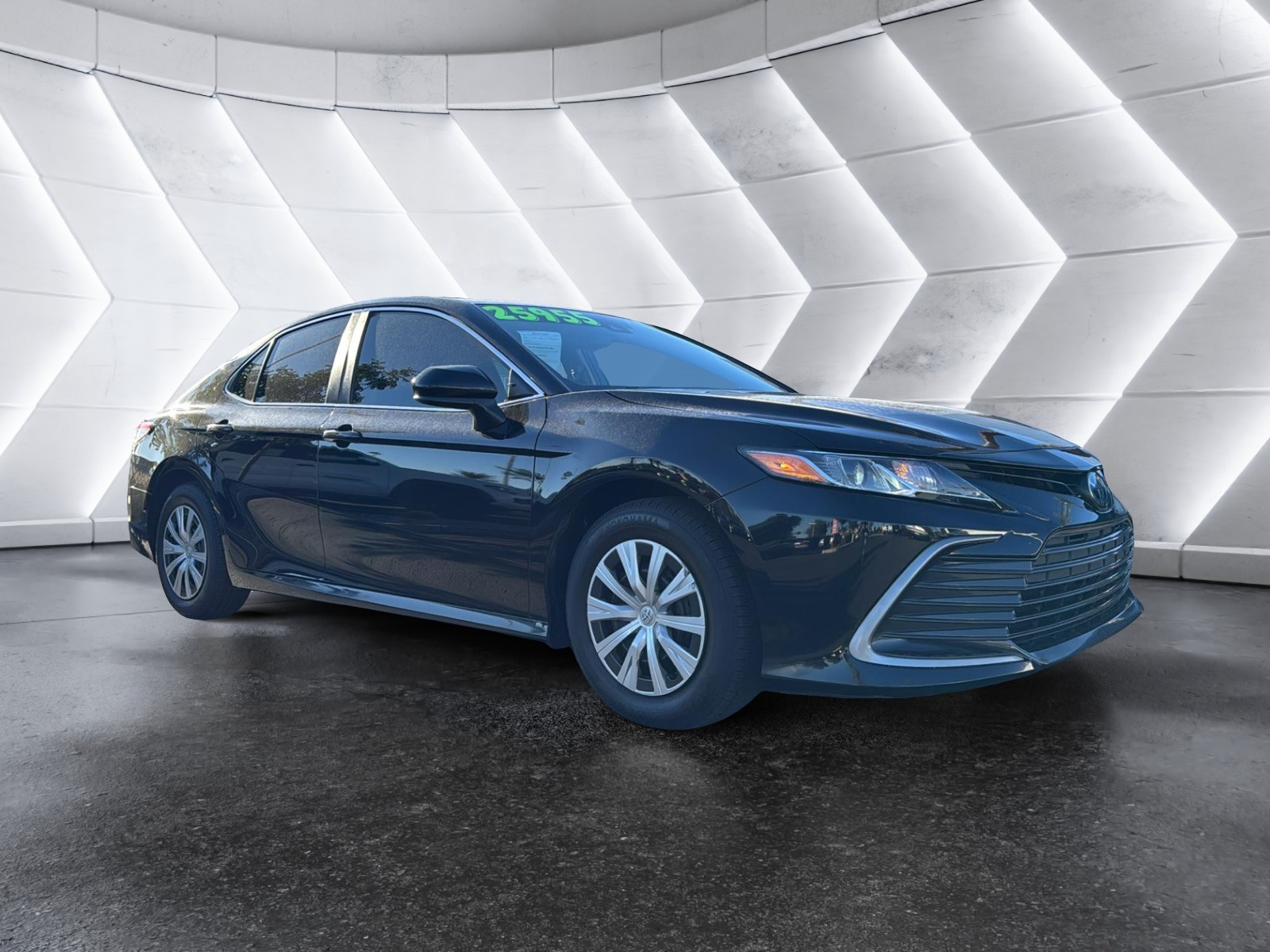 2022 Toyota Camry Hybrid LE 1