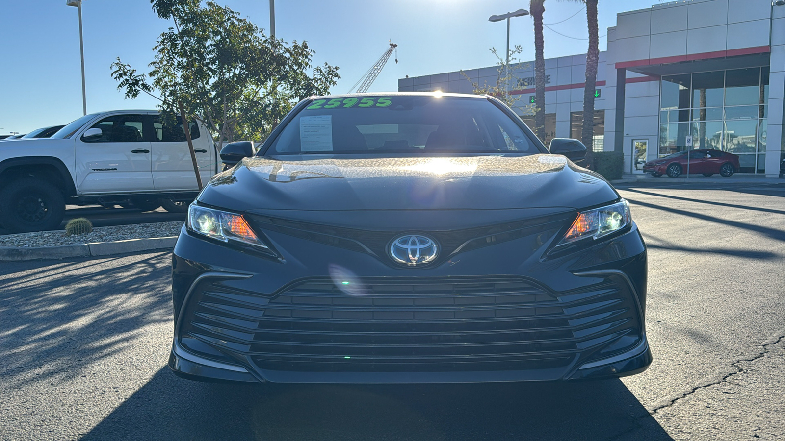 2022 Toyota Camry Hybrid LE 2