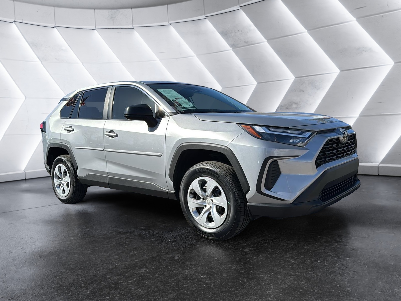 2023 Toyota RAV4 LE 1