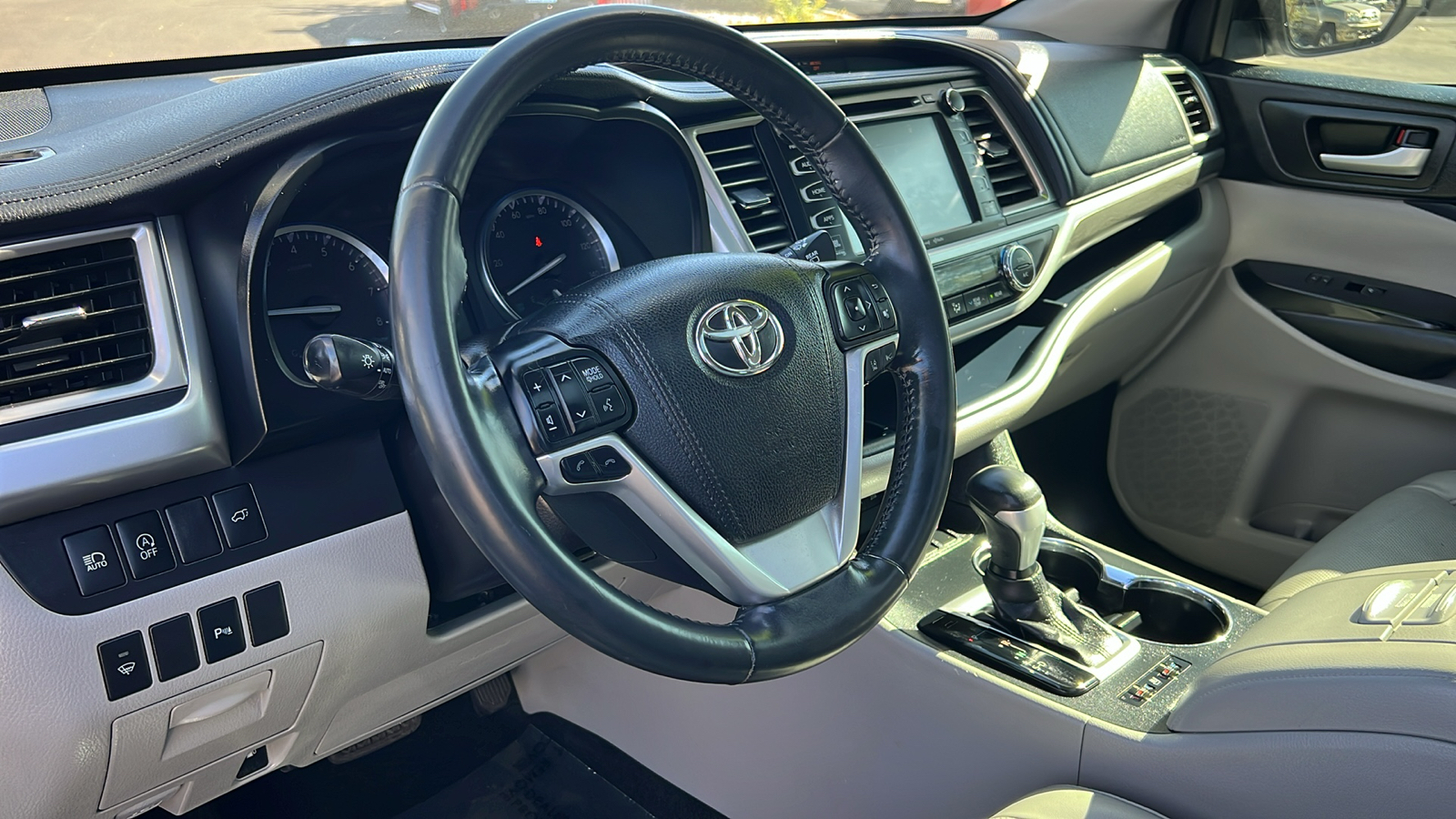 2017 Toyota Highlander Limited 15