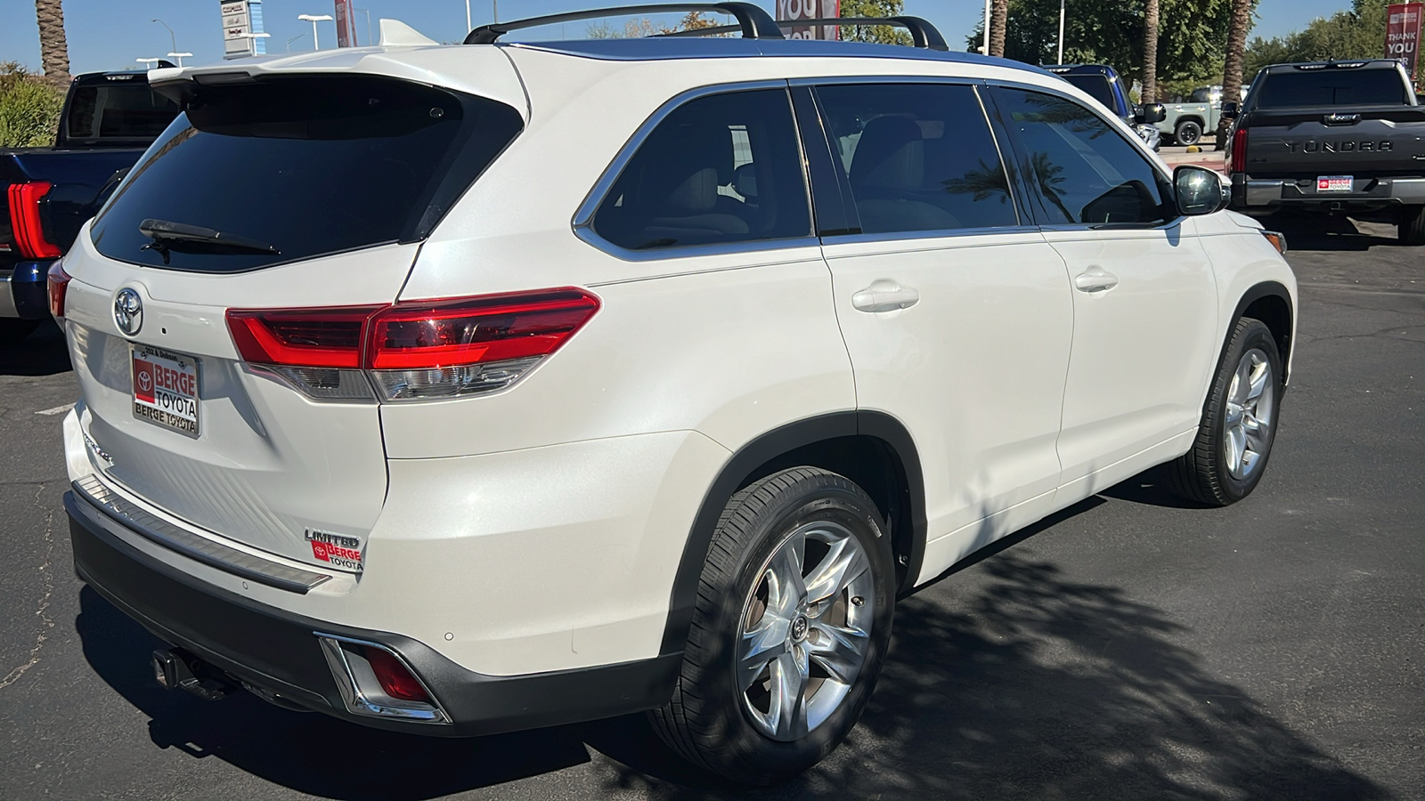 2017 Toyota Highlander Limited 26