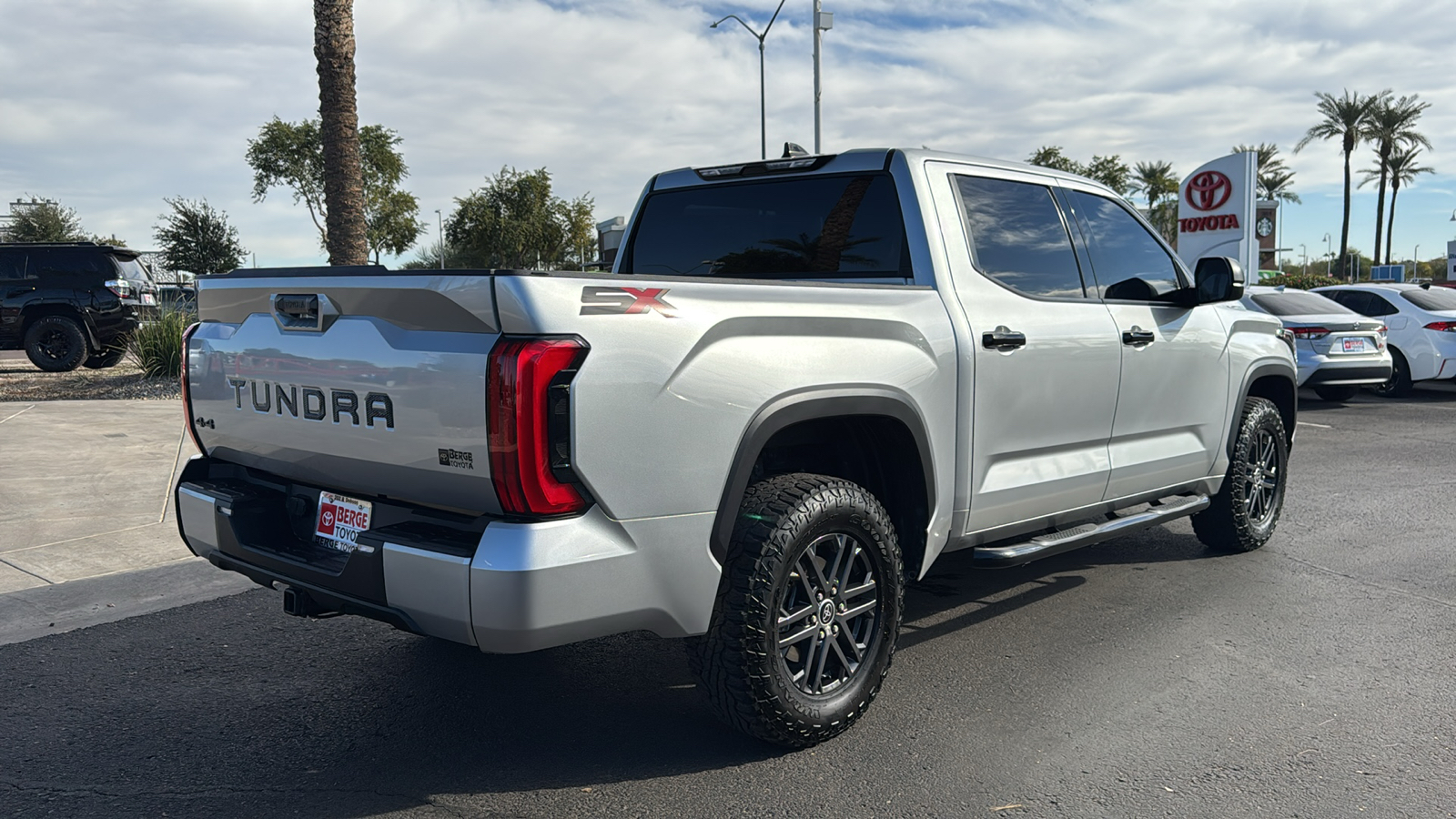 2023 Toyota Tundra 4WD SR5 23