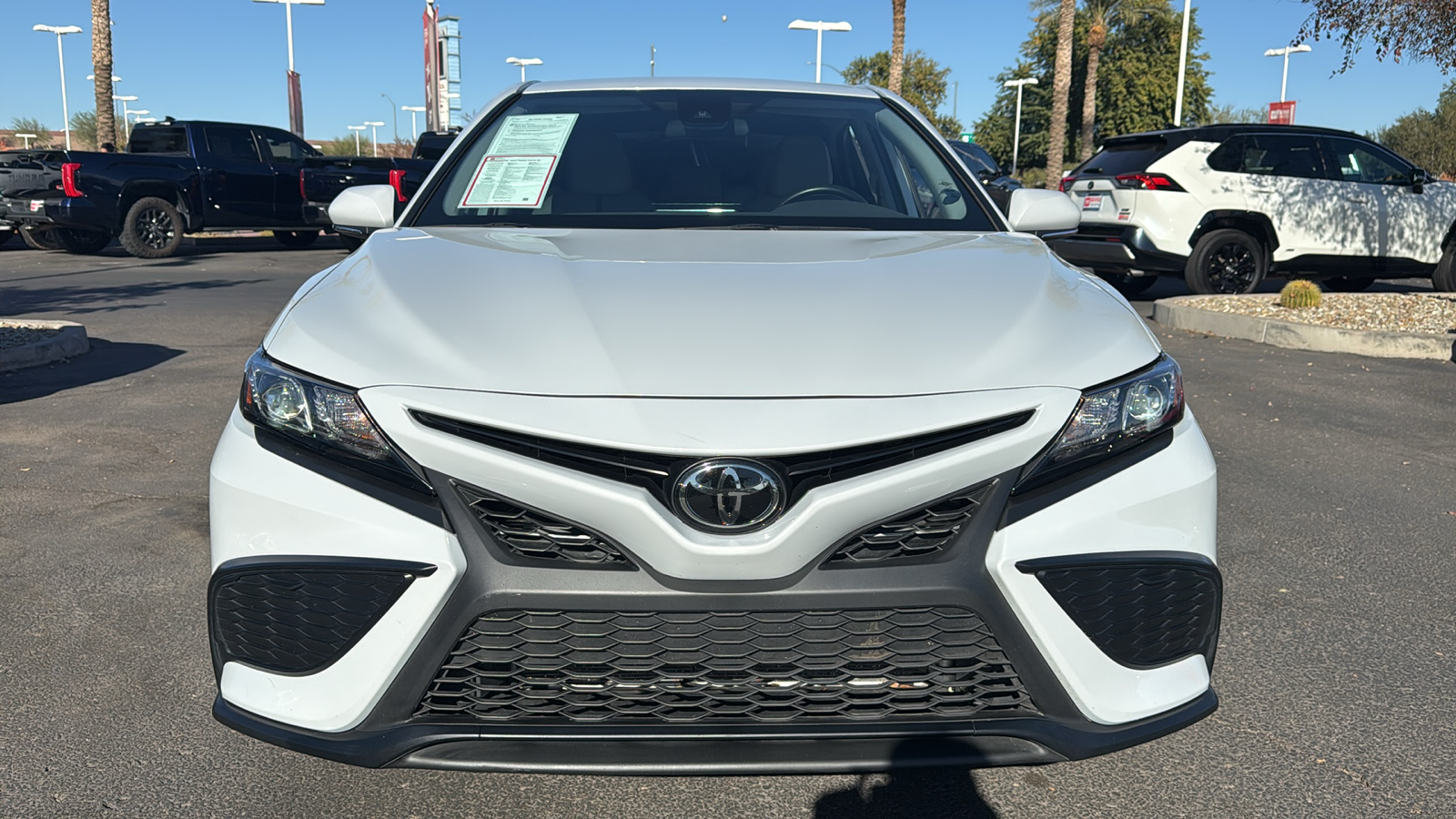 2022 Toyota Camry SE 2