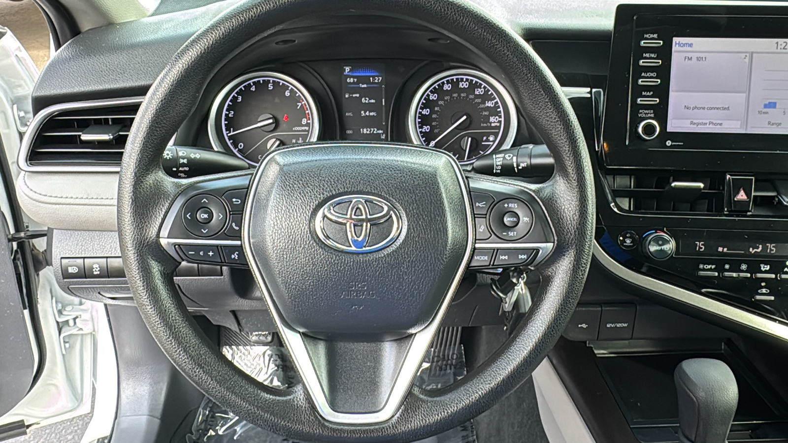 2022 Toyota Camry LE 8