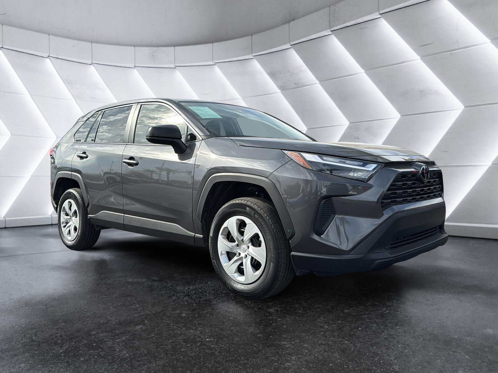 2023 Toyota RAV4 LE 1