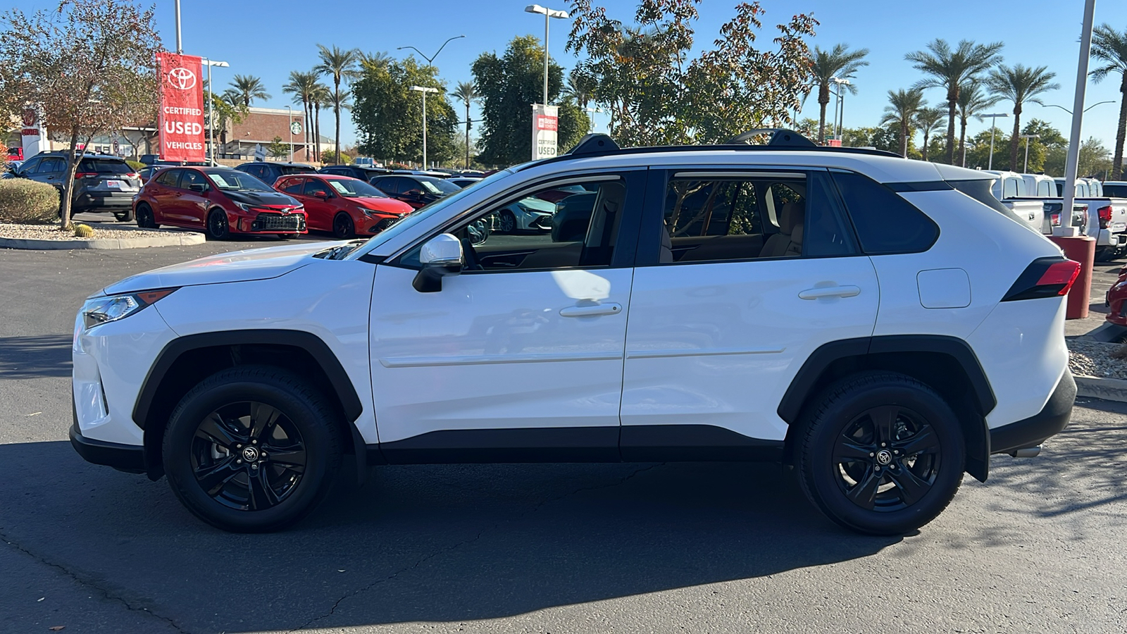 2021 Toyota RAV4 XLE 3