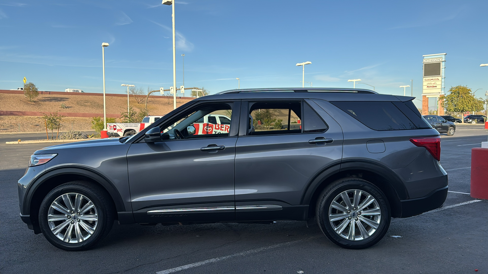 2022 Ford Explorer Limited 3