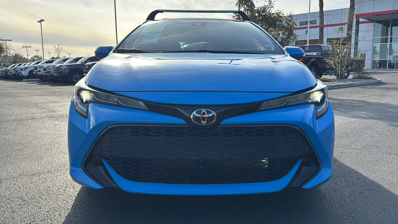 2022 Toyota Corolla Hatchback SE 2