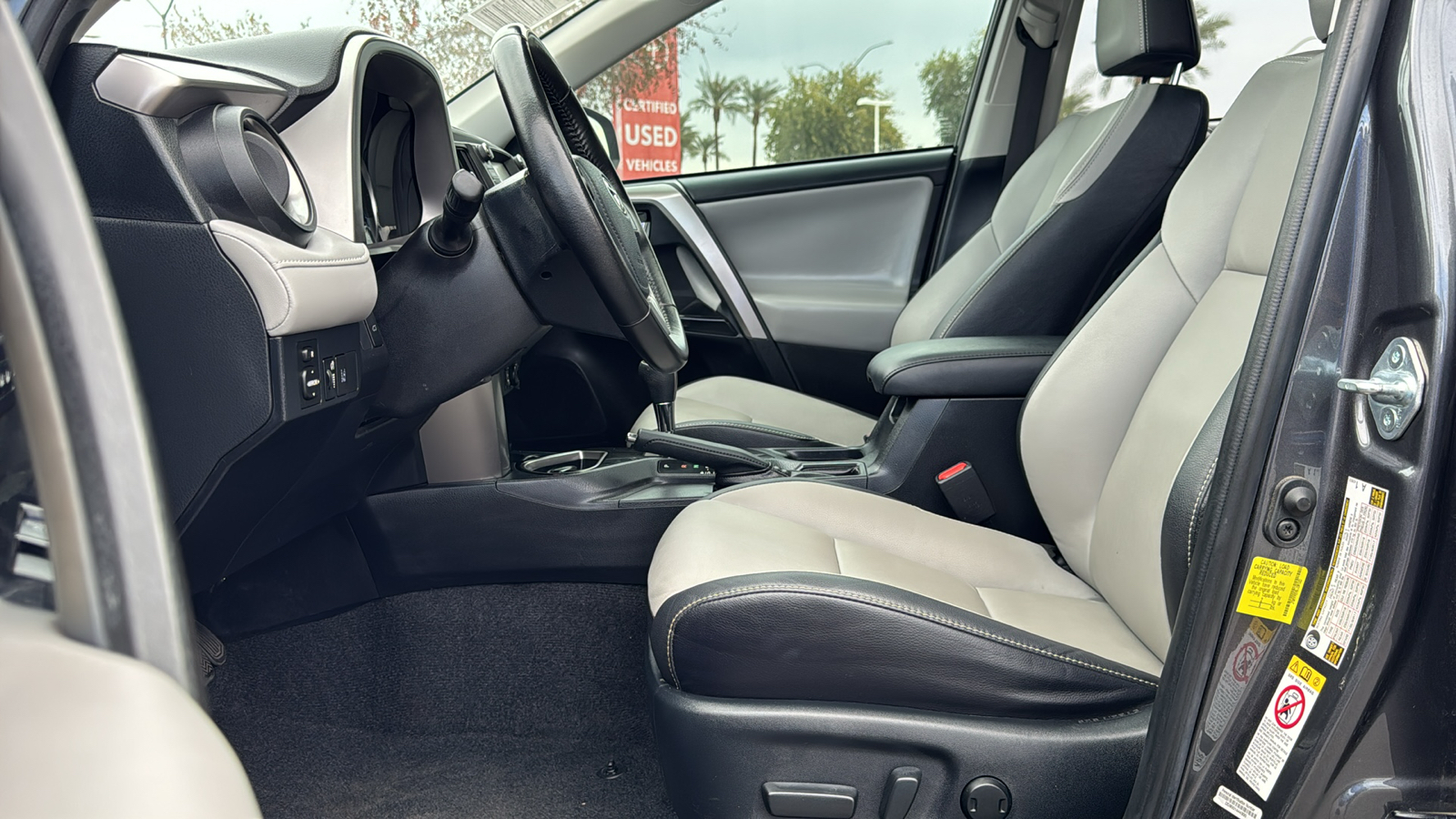 2018 Toyota RAV4 Limited 17