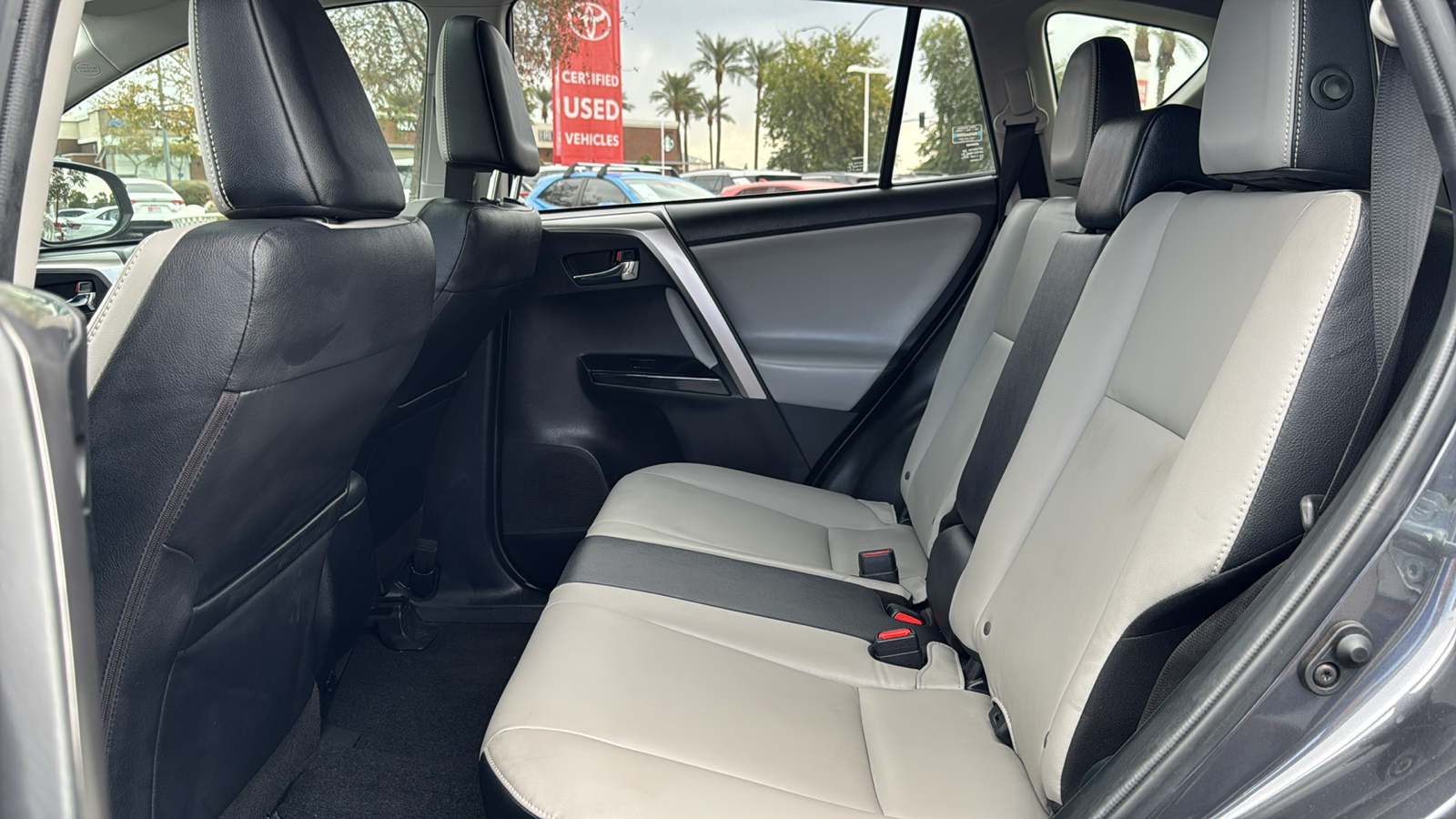 2018 Toyota RAV4 Limited 18