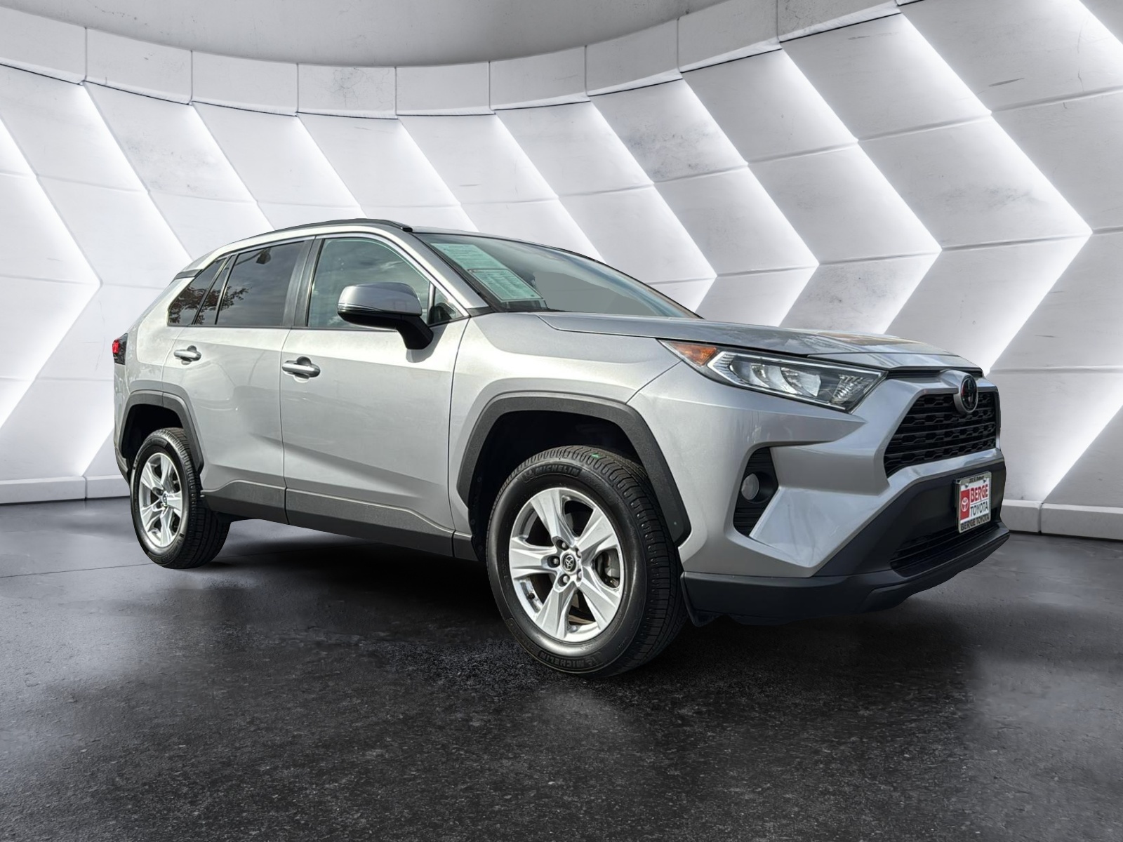 2020 Toyota RAV4 XLE 1