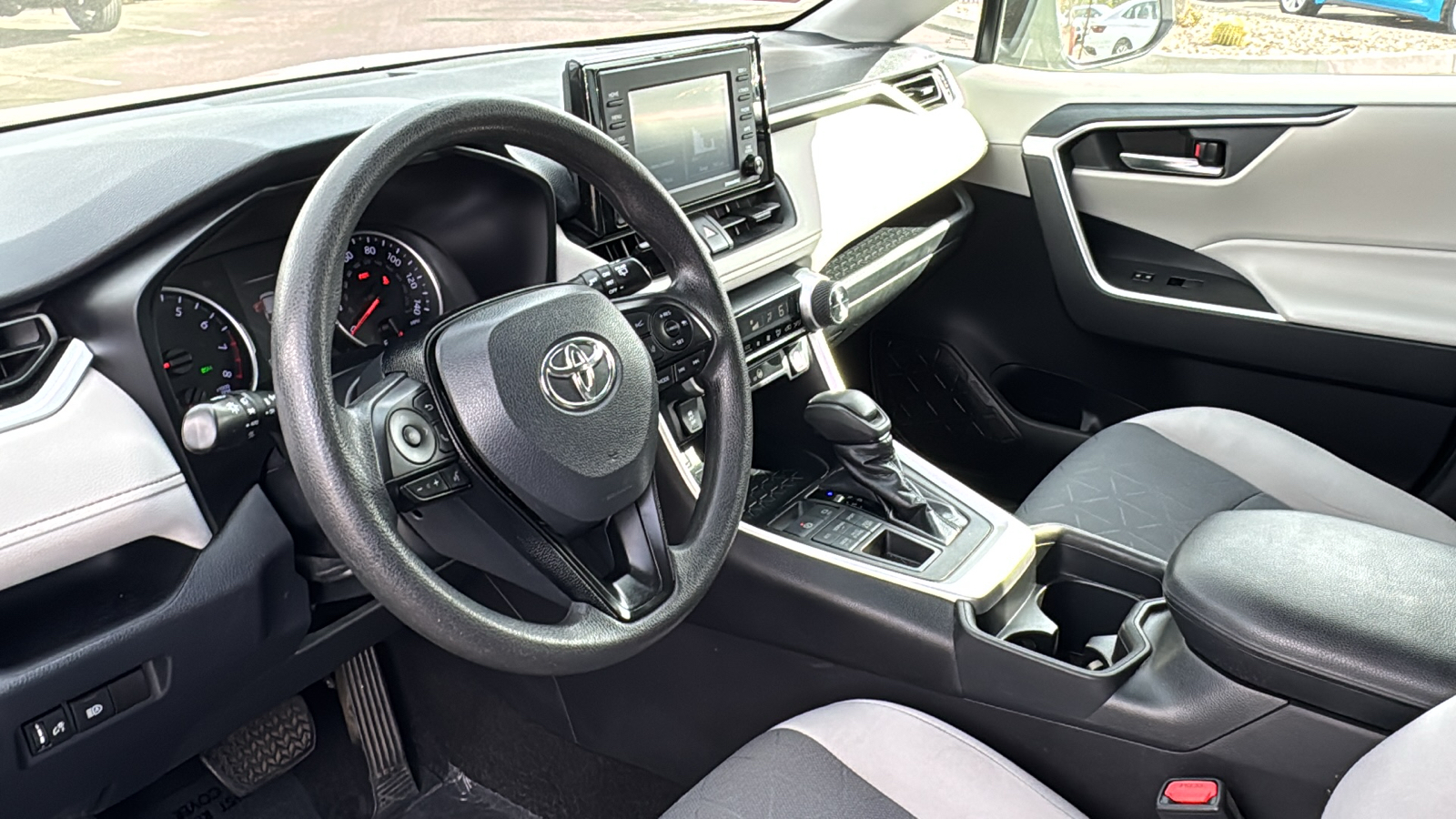 2020 Toyota RAV4 XLE 15