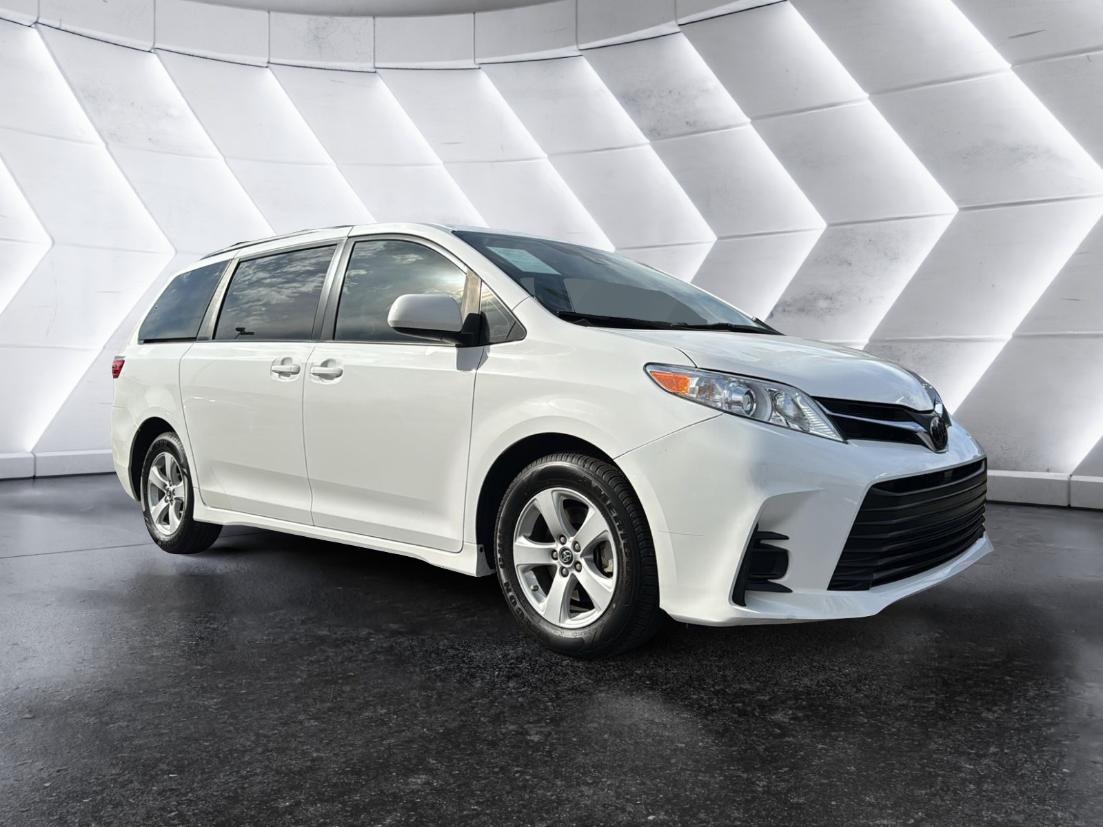 2020 Toyota Sienna LE 8-Passenger 1