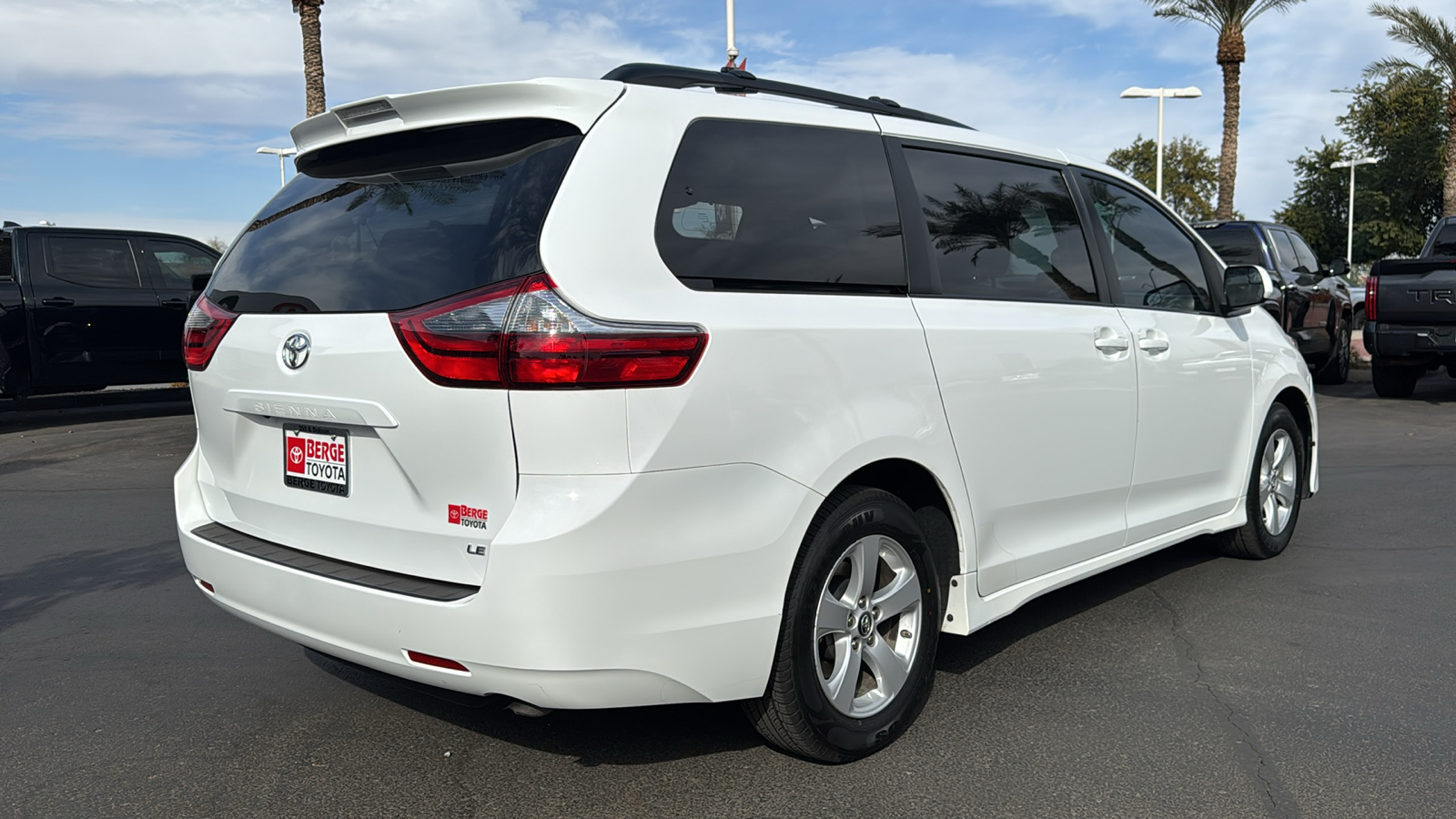 2020 Toyota Sienna LE 8-Passenger 25