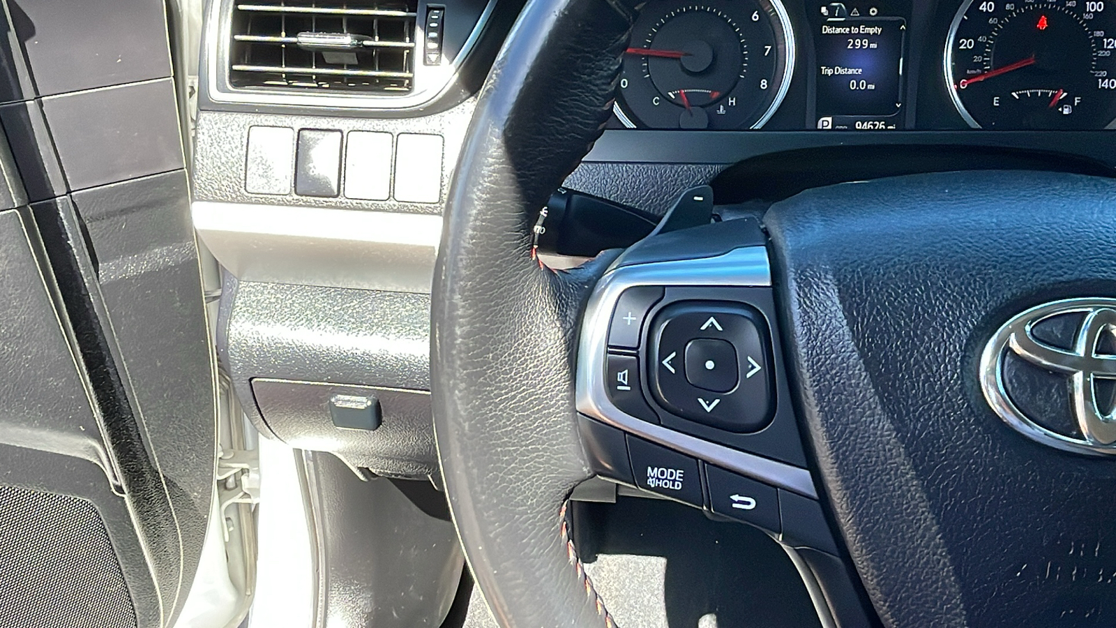 2017 Toyota Camry SE 9