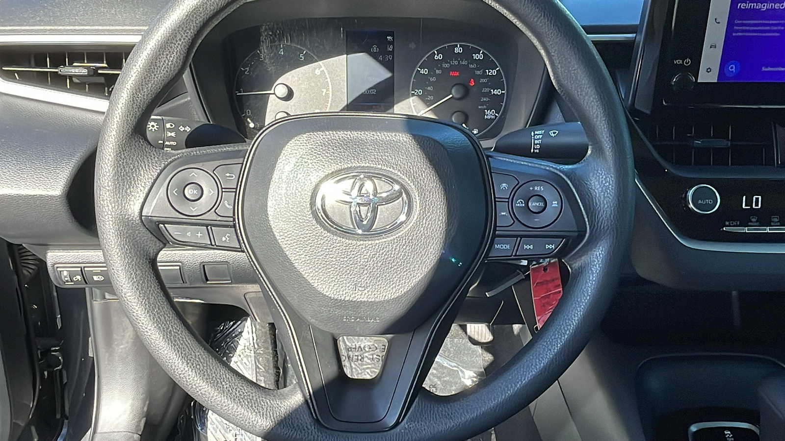 2023 Toyota Corolla LE 8