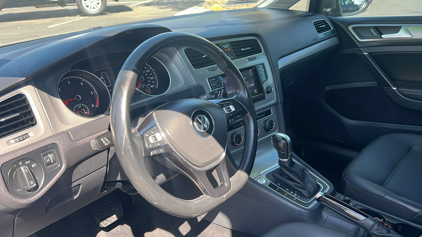 2015 Volkswagen Golf SportWagen TDI S 15