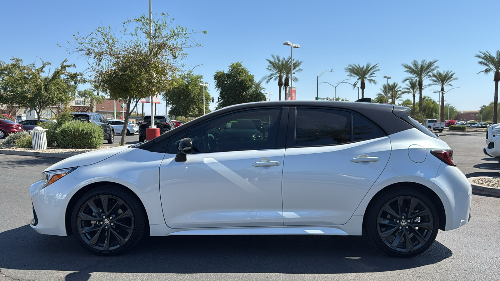 2024 Toyota Corolla Hatchback XSE 3