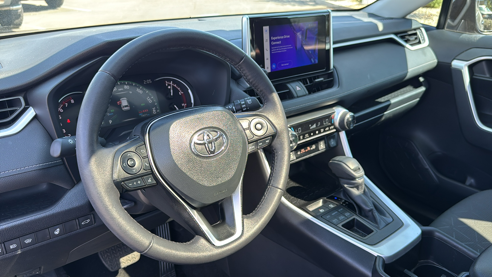 2024 Toyota RAV4 XLE 15