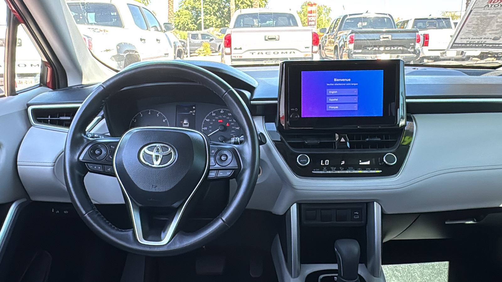 2023 Toyota Corolla Cross LE 4