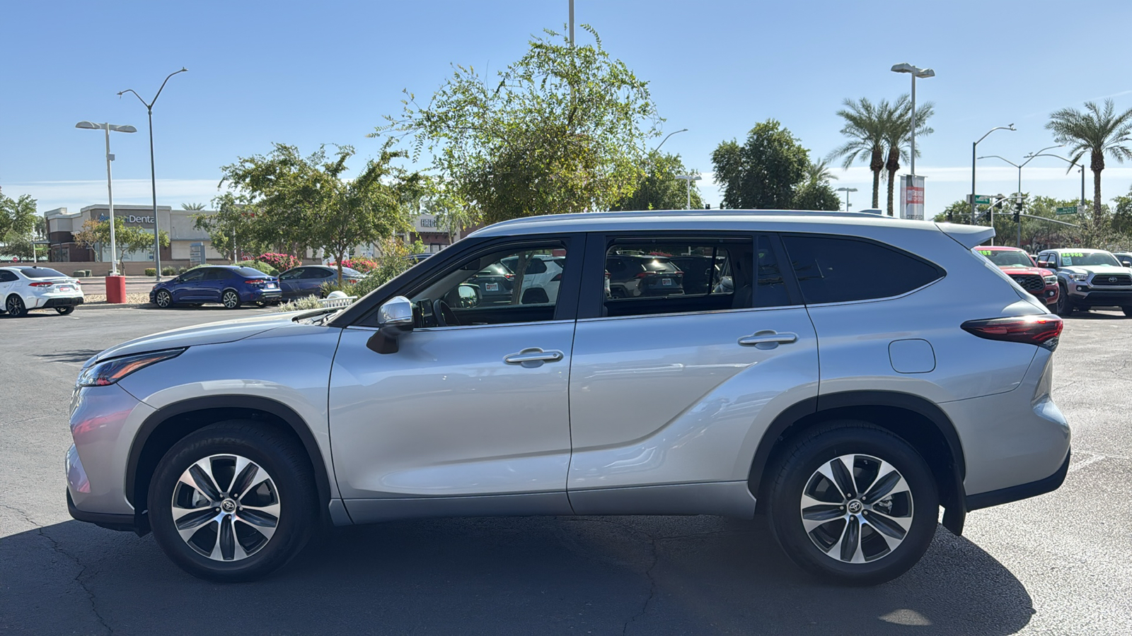 2024 Toyota Highlander XLE 3