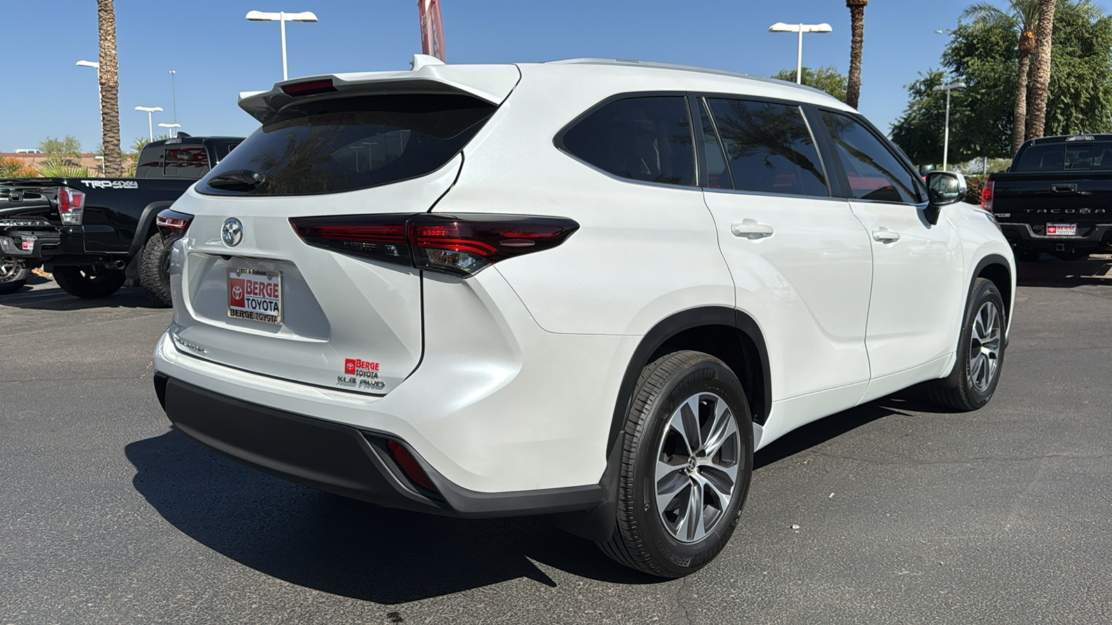 2024 Toyota Highlander XLE 26