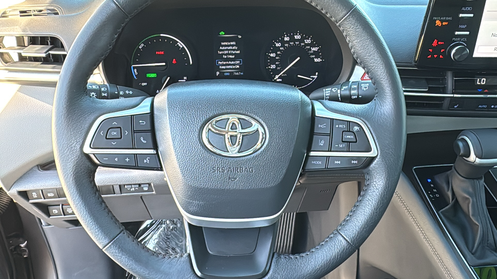 2024 Toyota Sienna XLE 8