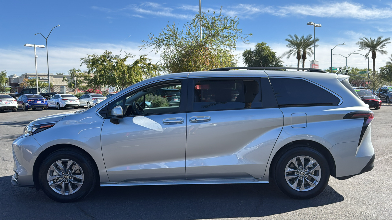 2024 Toyota Sienna LE 3